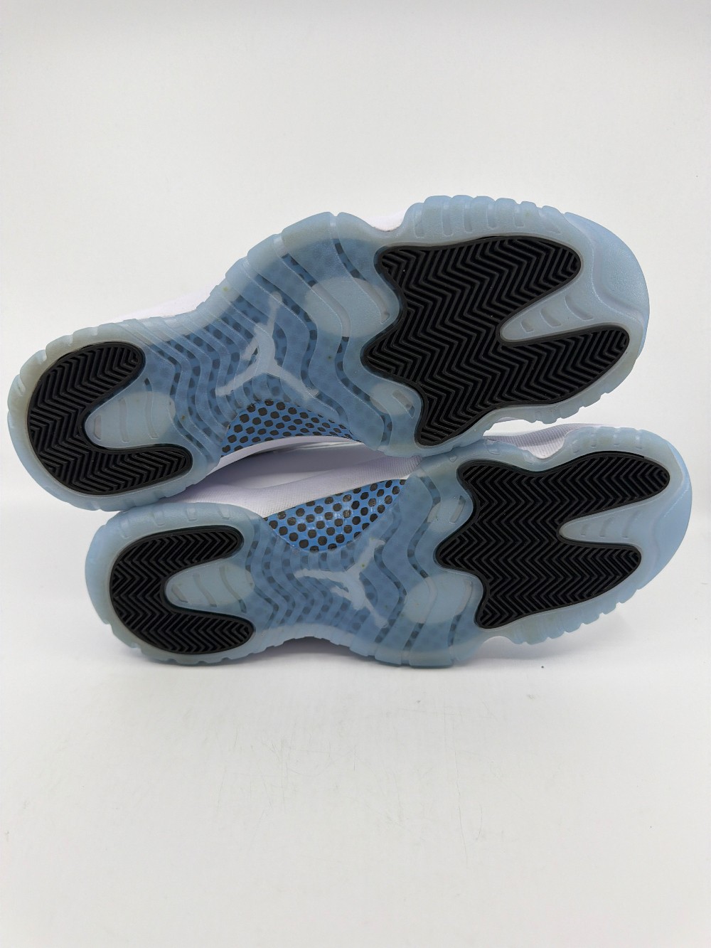 *VNDS/REP BOX* AJ 11 - LEGEND BLUE (2024)
