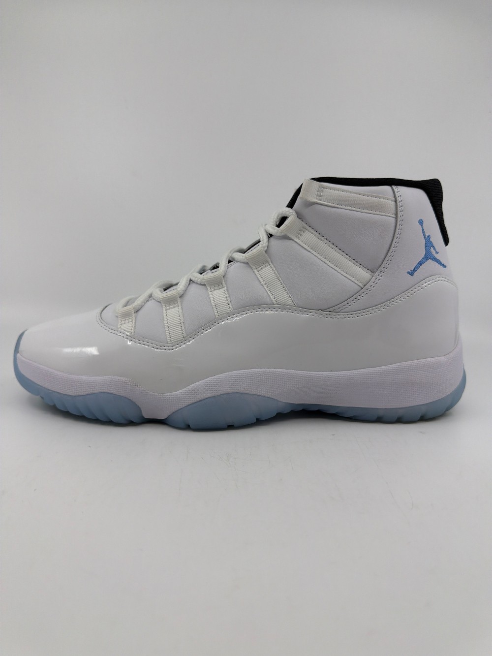 *VNDS/REP BOX* AJ 11 - LEGEND BLUE (2024)
