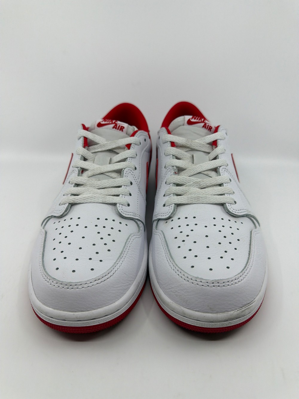 *USED* AJ 1 LOW - UNIVERSITY RED