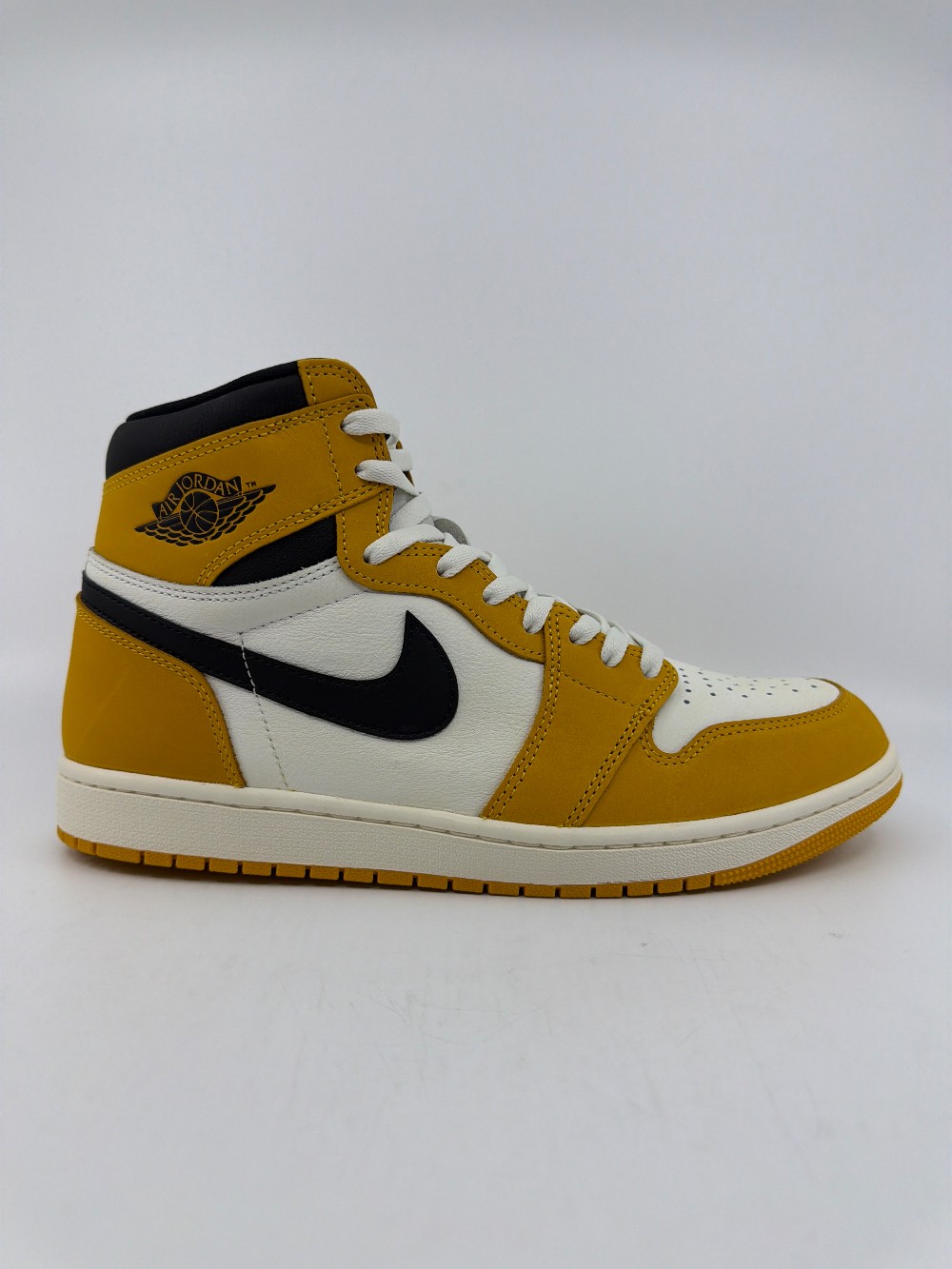 AJ 1 - YELLOW OCHRE
