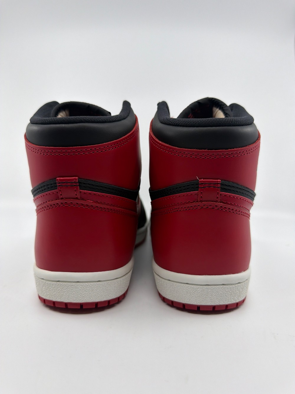 AJ 1 '85 - BRED (2025)
