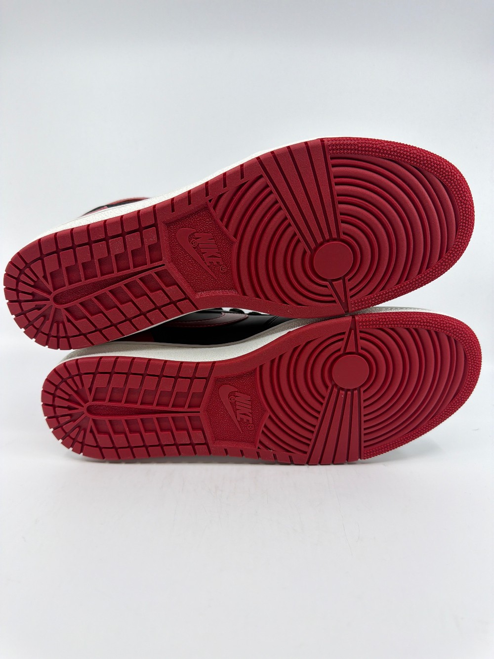 AJ 1 '85 - BRED (2025)