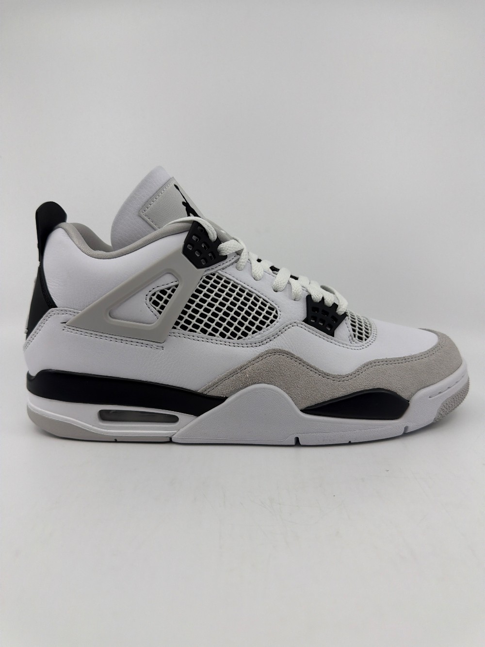 AJ 4 - MILITARY BLACK
