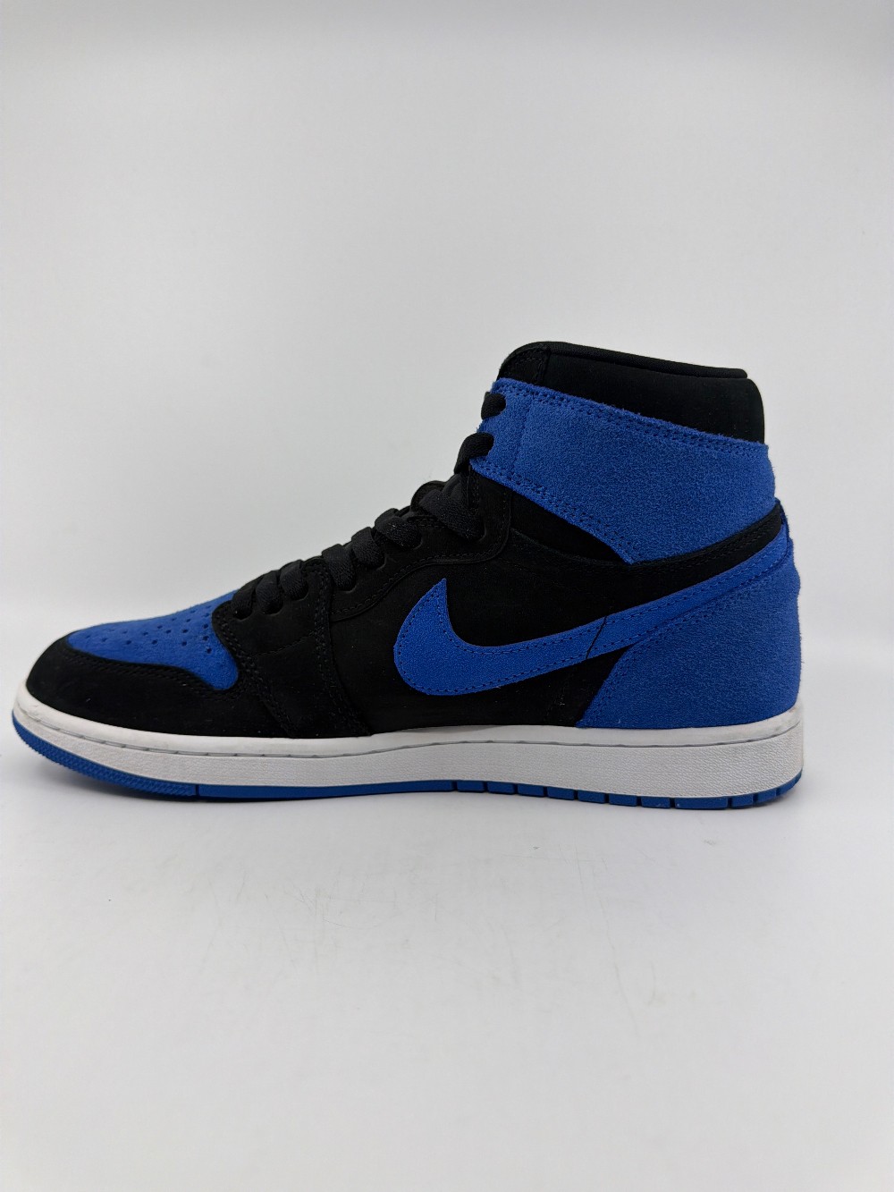 *USED* AJ 1 - ROYAL REIMAGINED