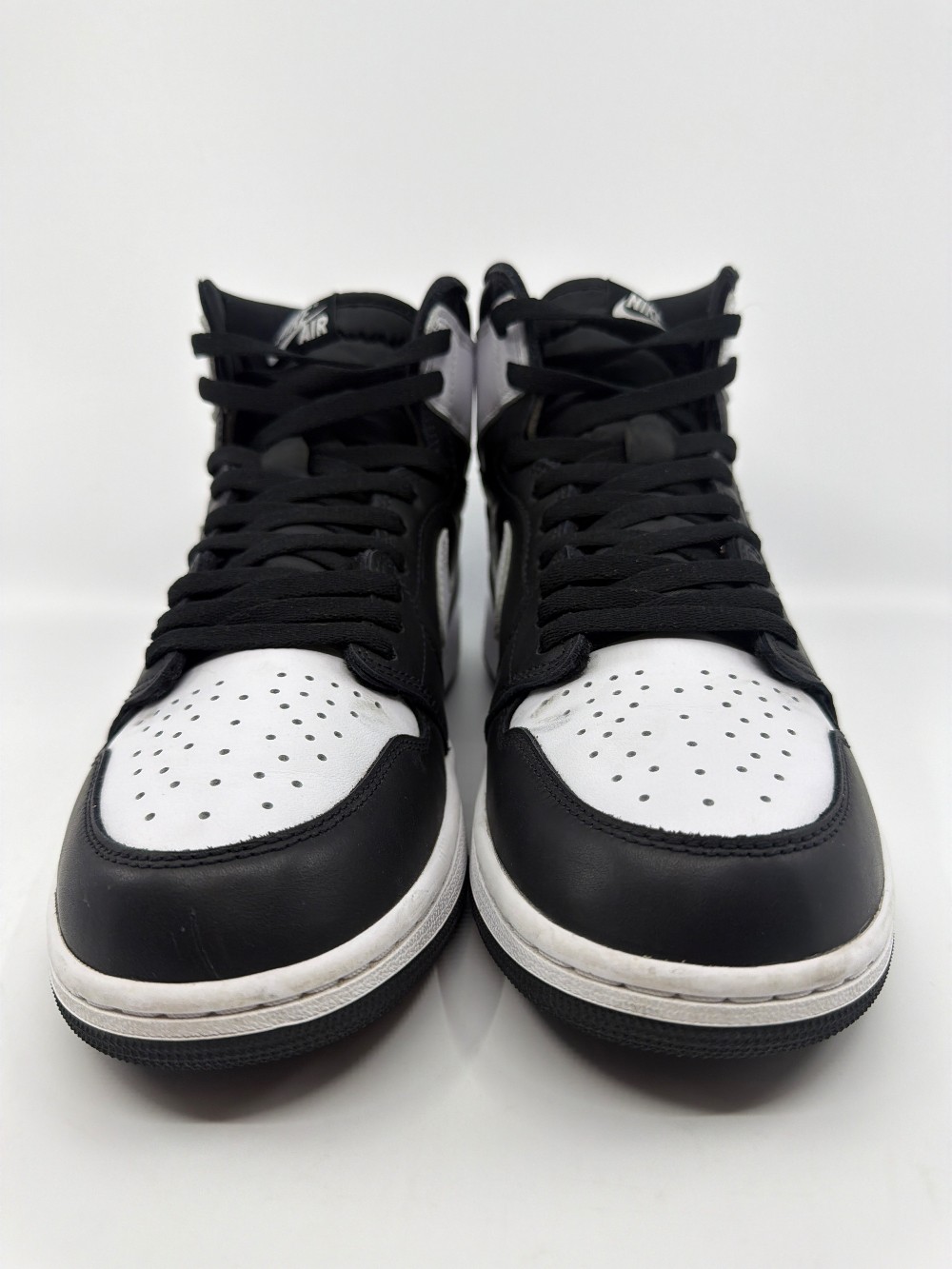*USED* AJ 1 - BLACK WHITE