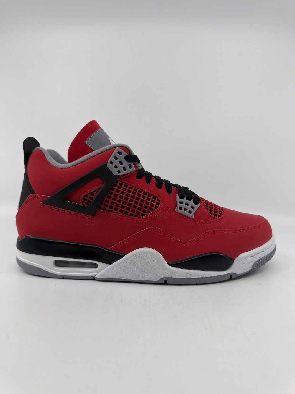 AJ 4 - TORO BRAVO