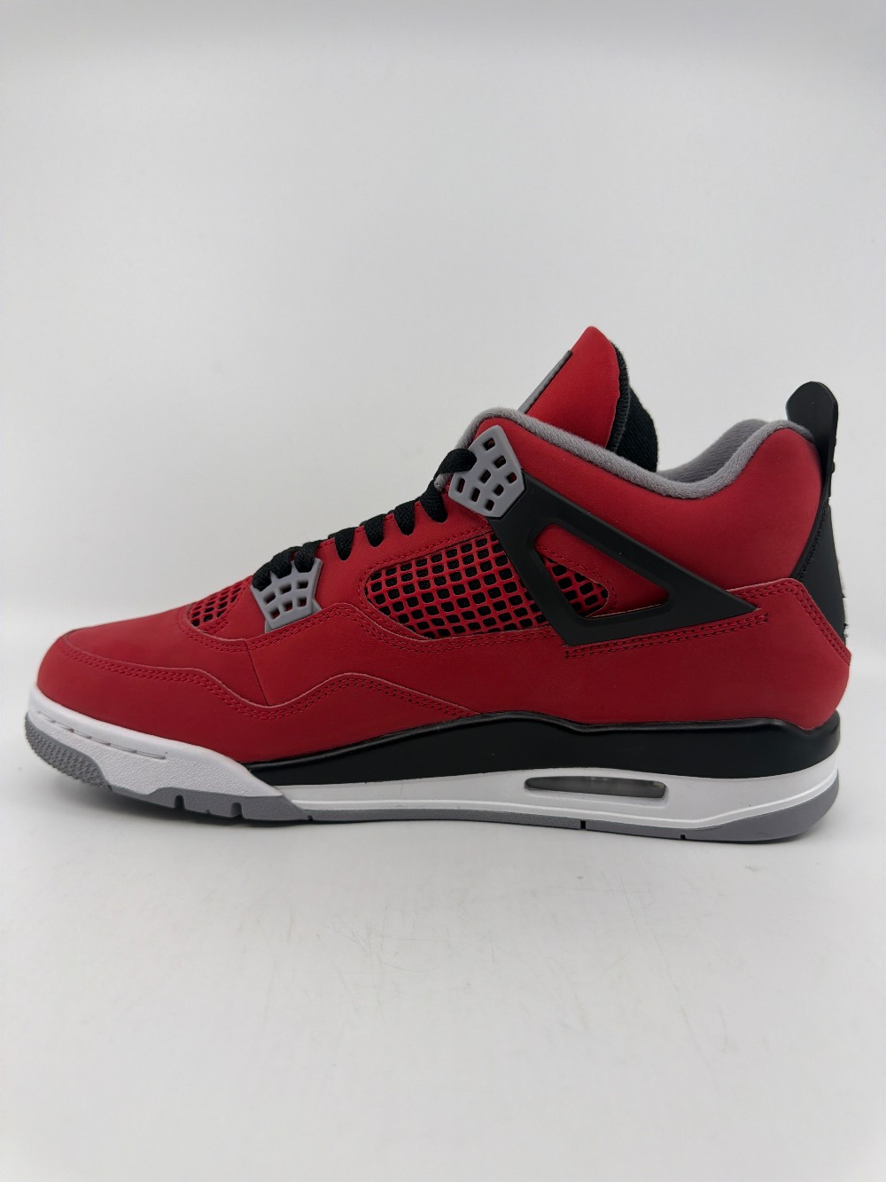 AJ 4 - TORO BRAVO