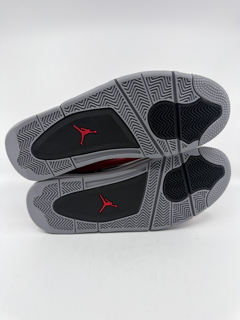 AJ 4 - TORO BRAVO