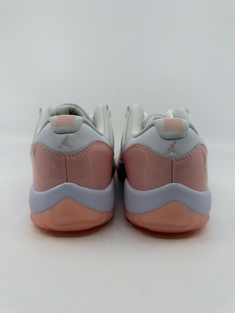 AJ 11 LOW (W) - LEGEND PINK