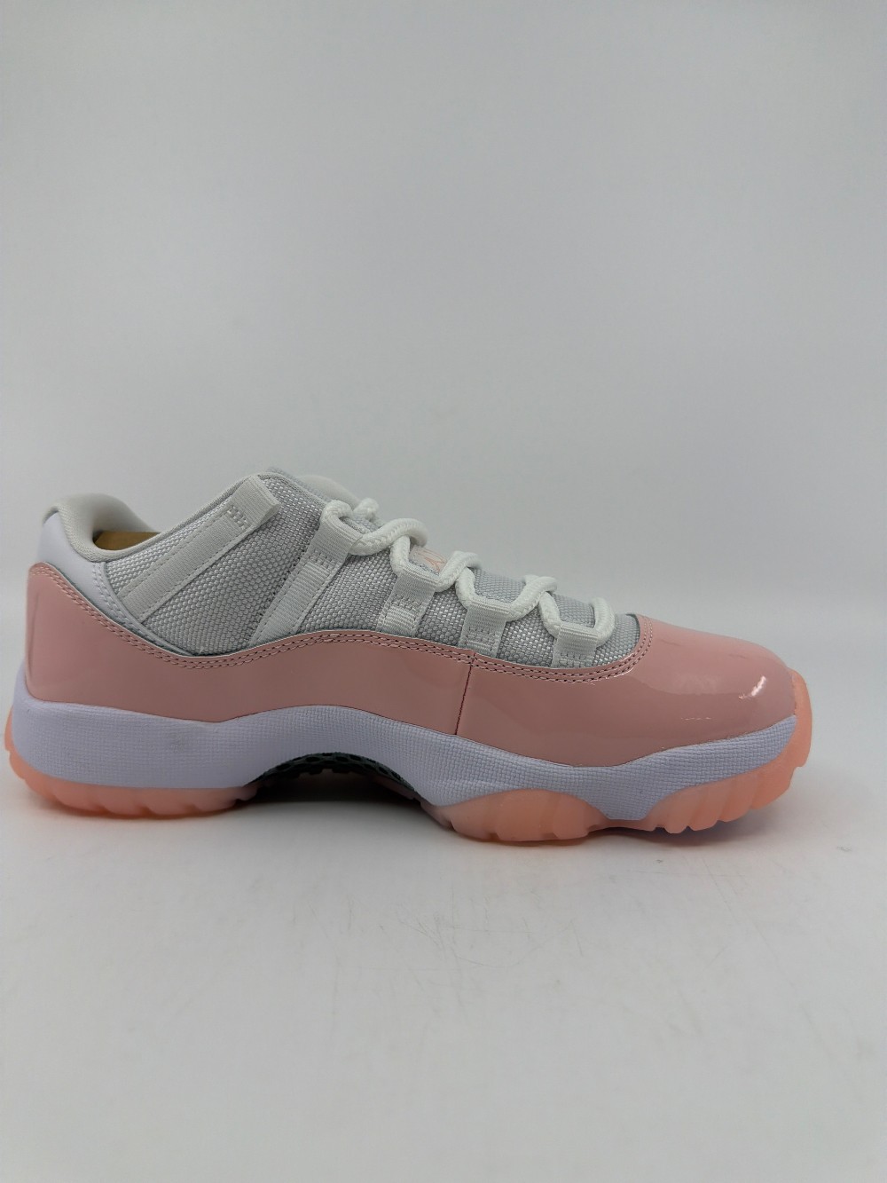 AJ 11 LOW (W) - LEGEND PINK