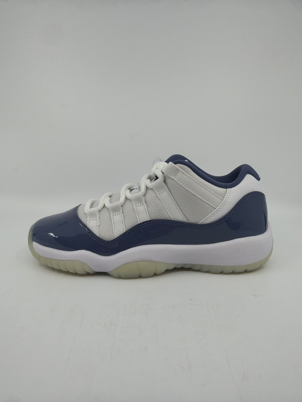 AJ 11 (GS) - DIFFUSED BLUE