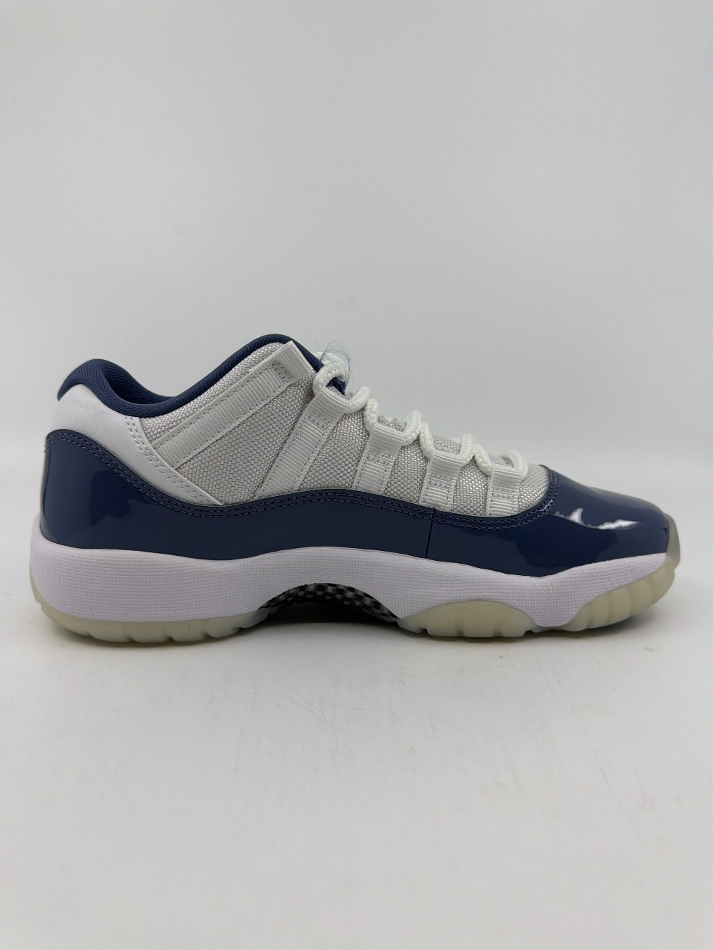 AJ 11 (GS) - DIFFUSED BLUE