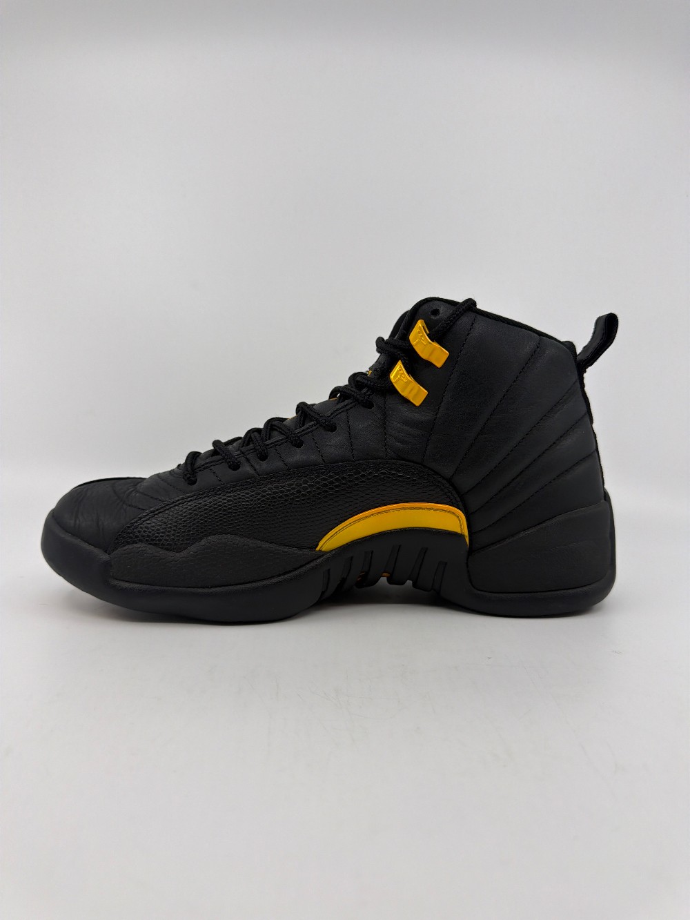 *USED* AJ 12 - BLACK TAXI