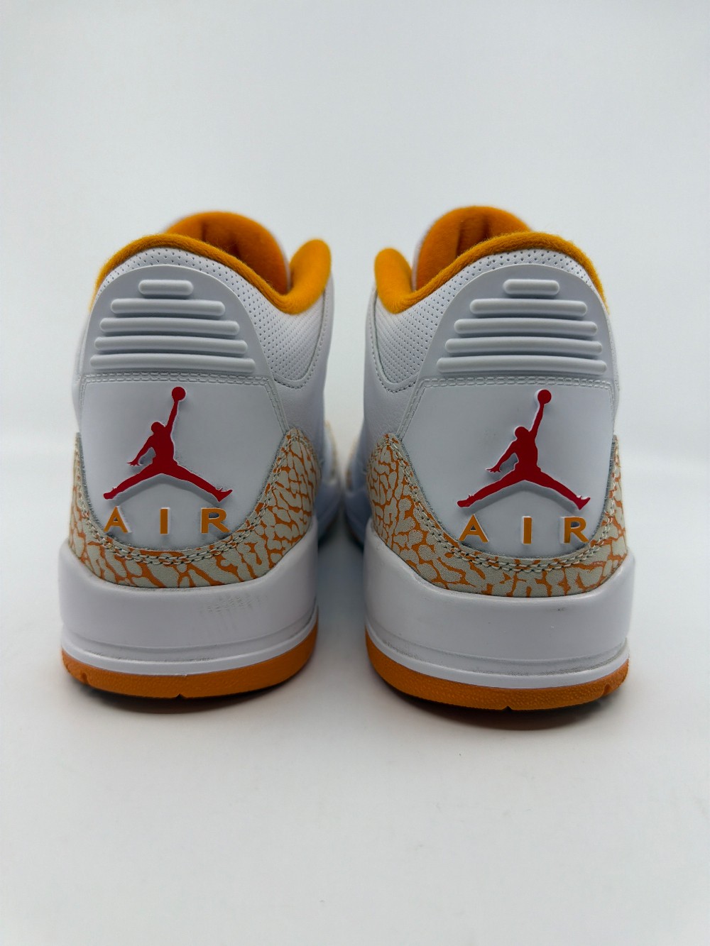 *USED/NO BOX* AJ 3 (W) - ORANGE CITRUS