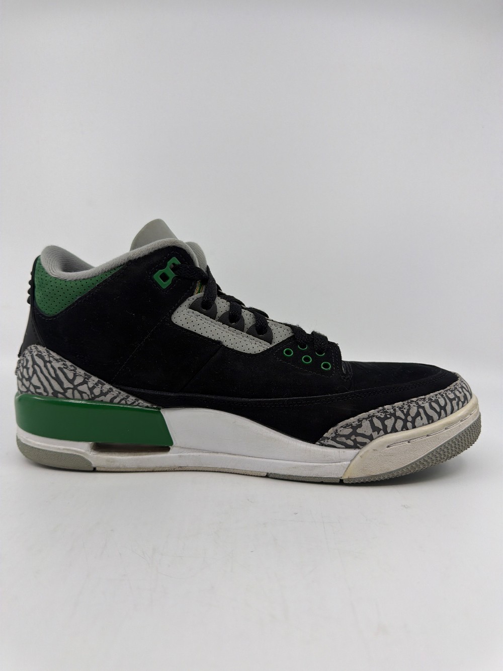 *USED/NO BOX* AJ 3 - PINE GREEN