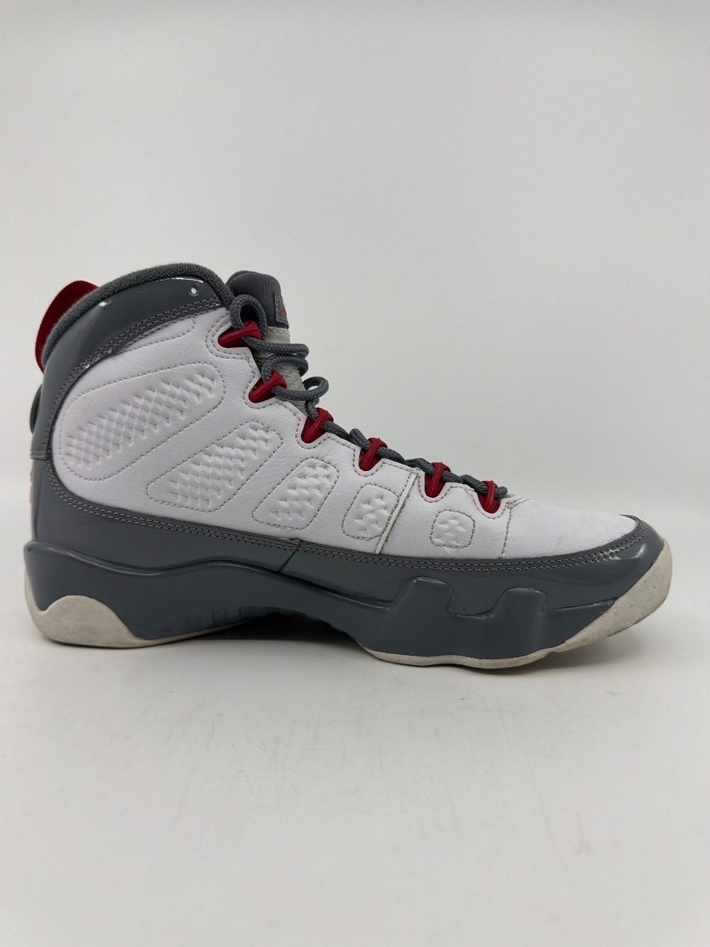 *USED/NO BOX* AJ 9 - FIRE RED