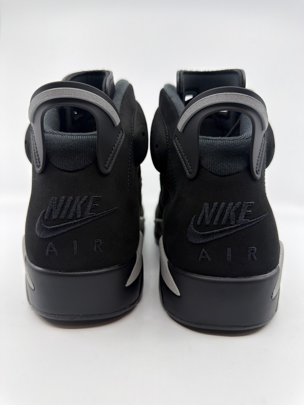 AJ 6 - CAP AND GOWN