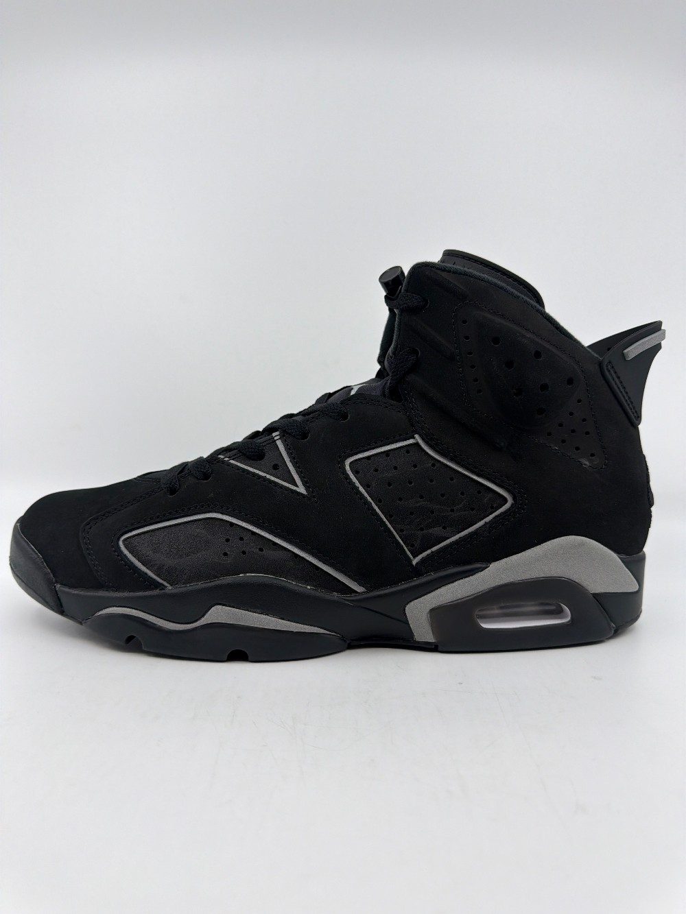 AJ 6 - CAP AND GOWN