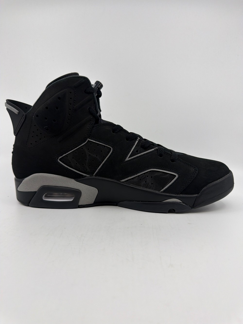 AJ 6 - CAP AND GOWN
