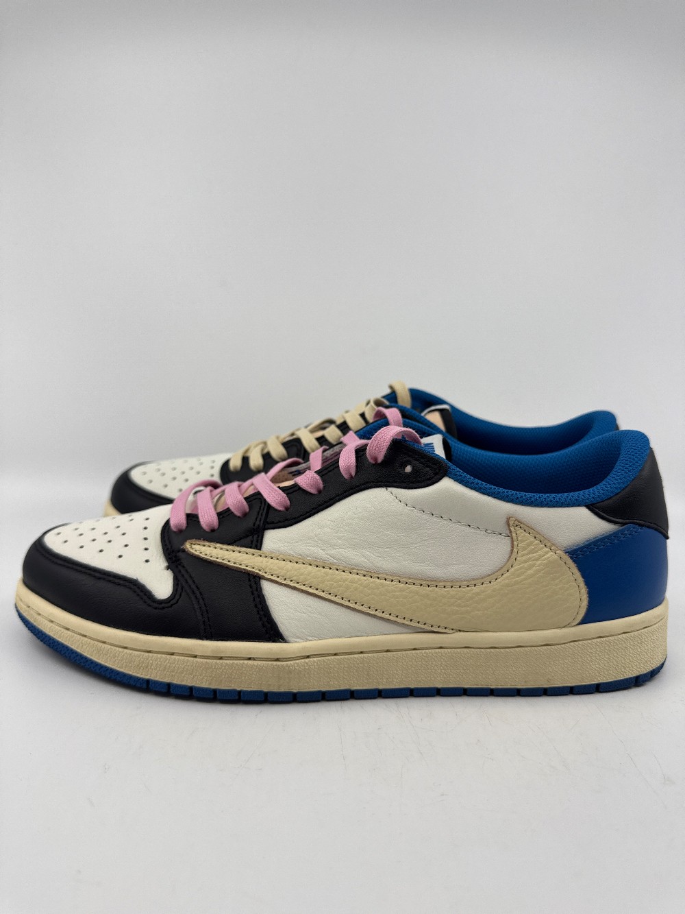*USED* AJ 1 LOW X TRAVIS SCOTT - FRAGMENT