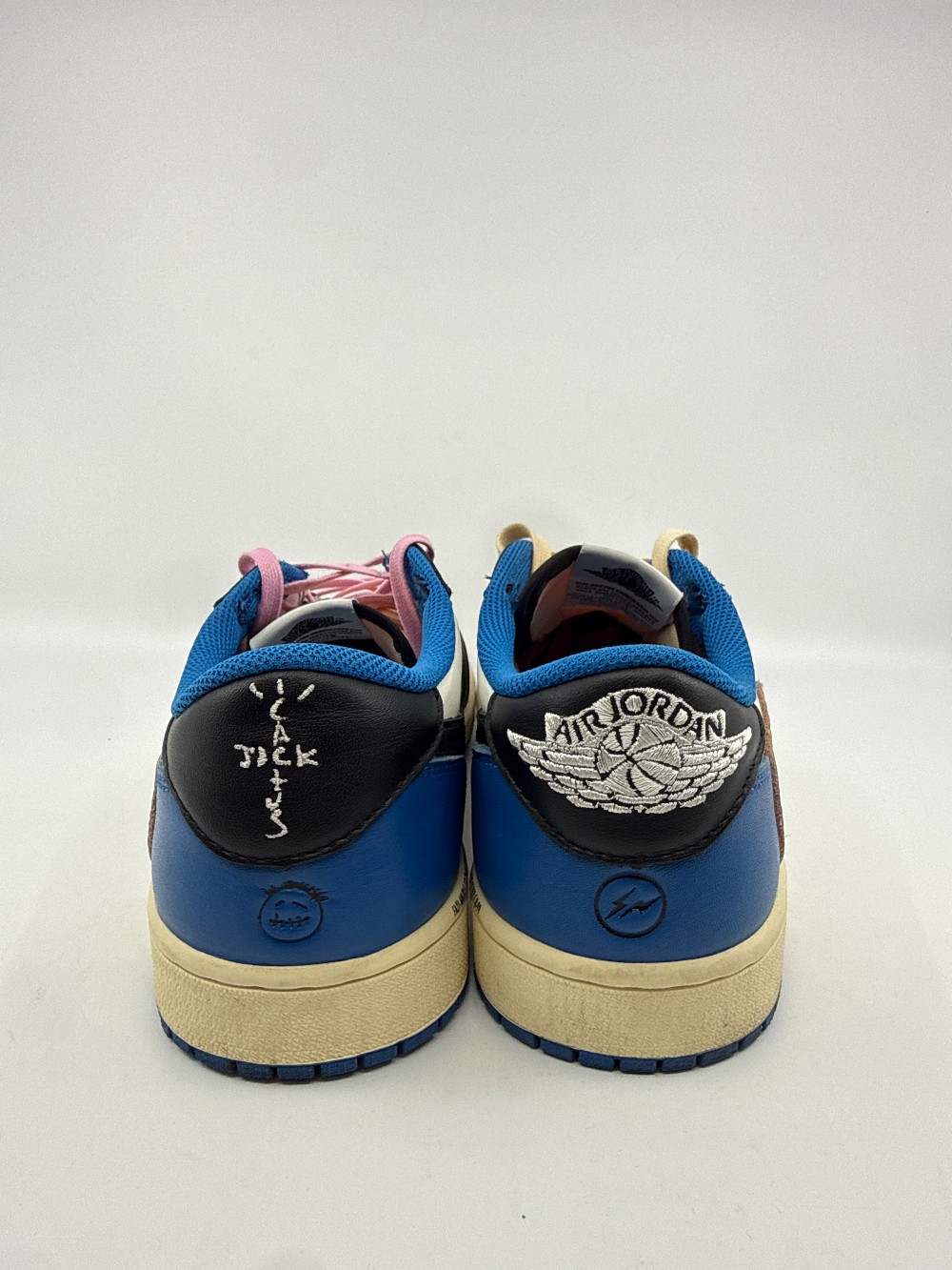 *USED* AJ 1 LOW X TRAVIS SCOTT - FRAGMENT