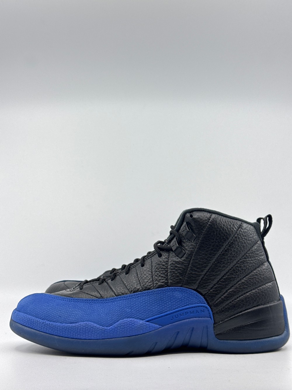 *USED* AJ 12 - BLACK GAME ROYAL