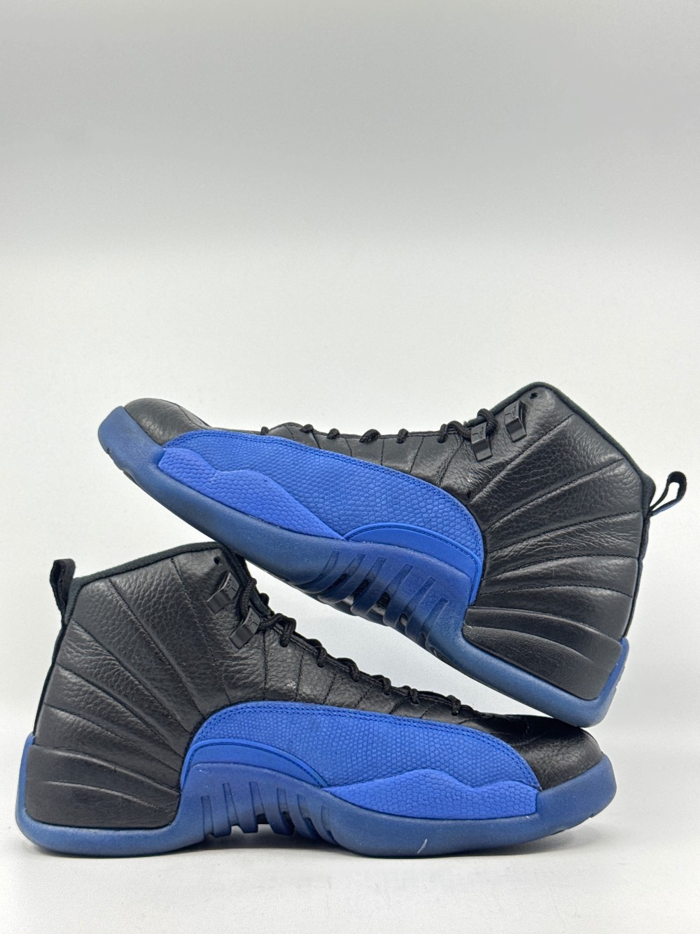 *USED* AJ 12 - BLACK GAME ROYAL