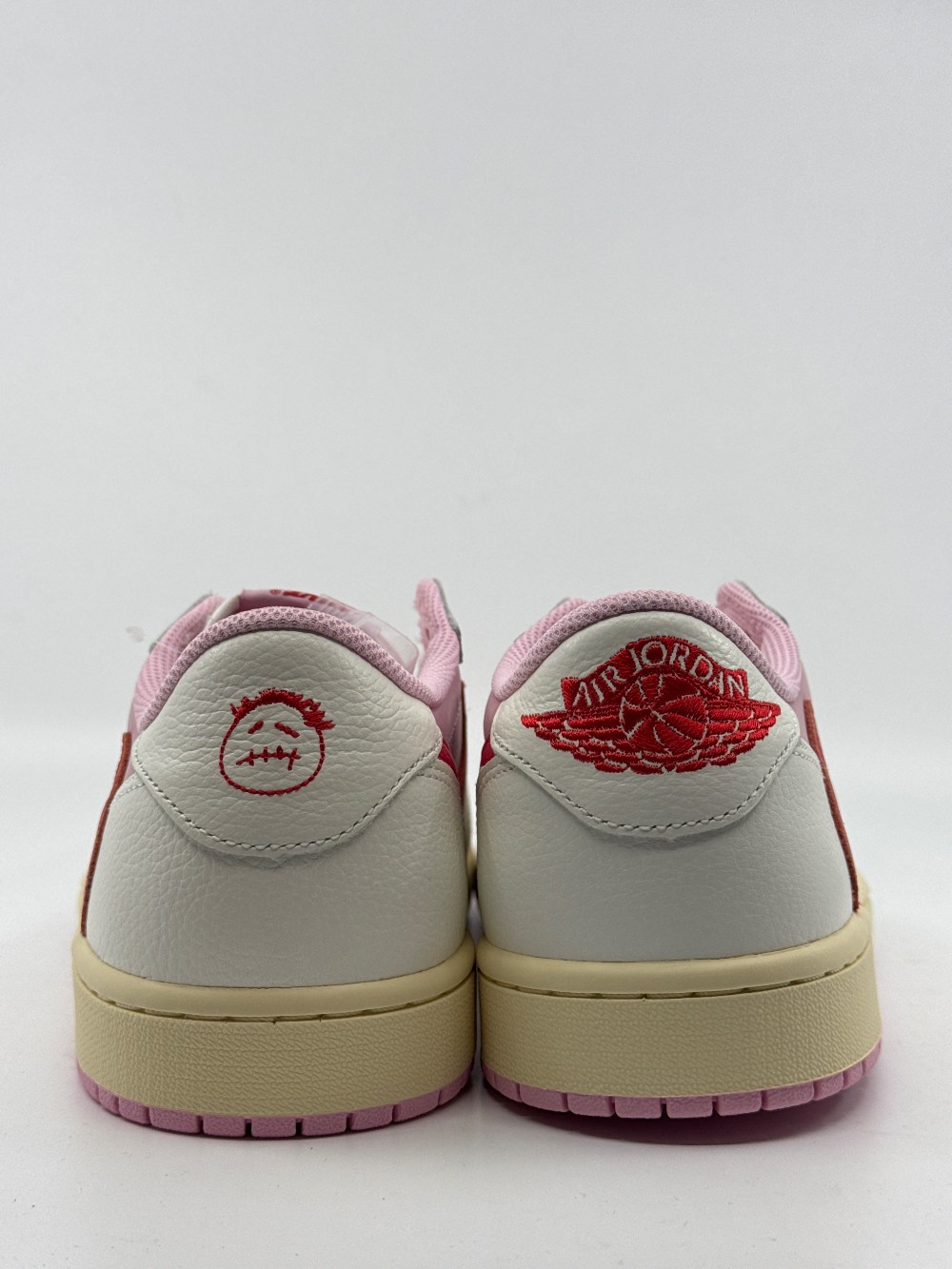 AJ 1 LOW X TRAVIS SCOTT - TROPICAL PINK