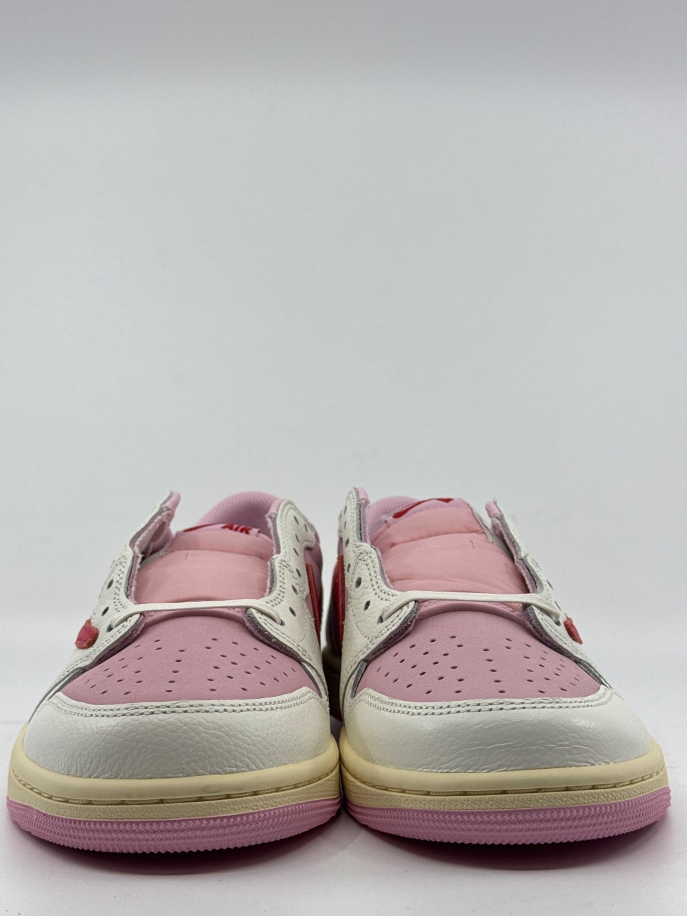 AJ 1 LOW X TRAVIS SCOTT - TROPICAL PINK