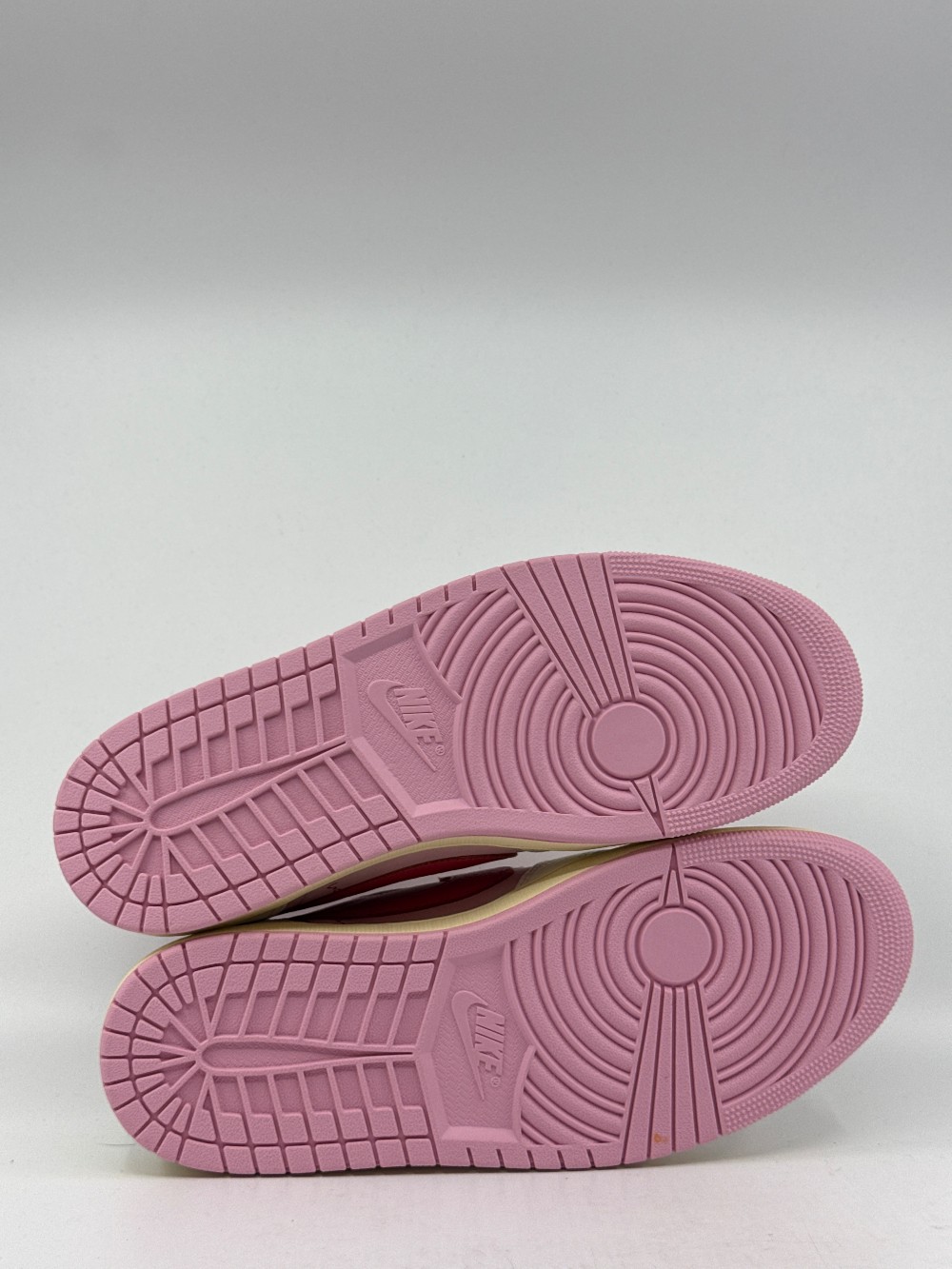 AJ 1 LOW X TRAVIS SCOTT - TROPICAL PINK