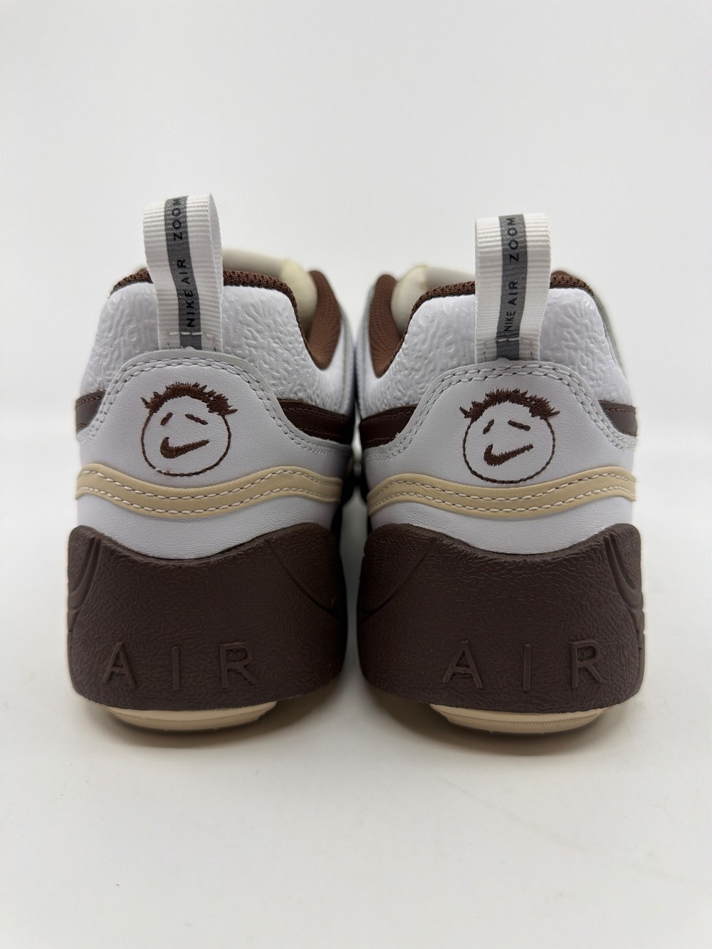 NIKE X TRAVIS SCOTT ZOOM FIELD JAXX - LIGHT CHOCOLATE