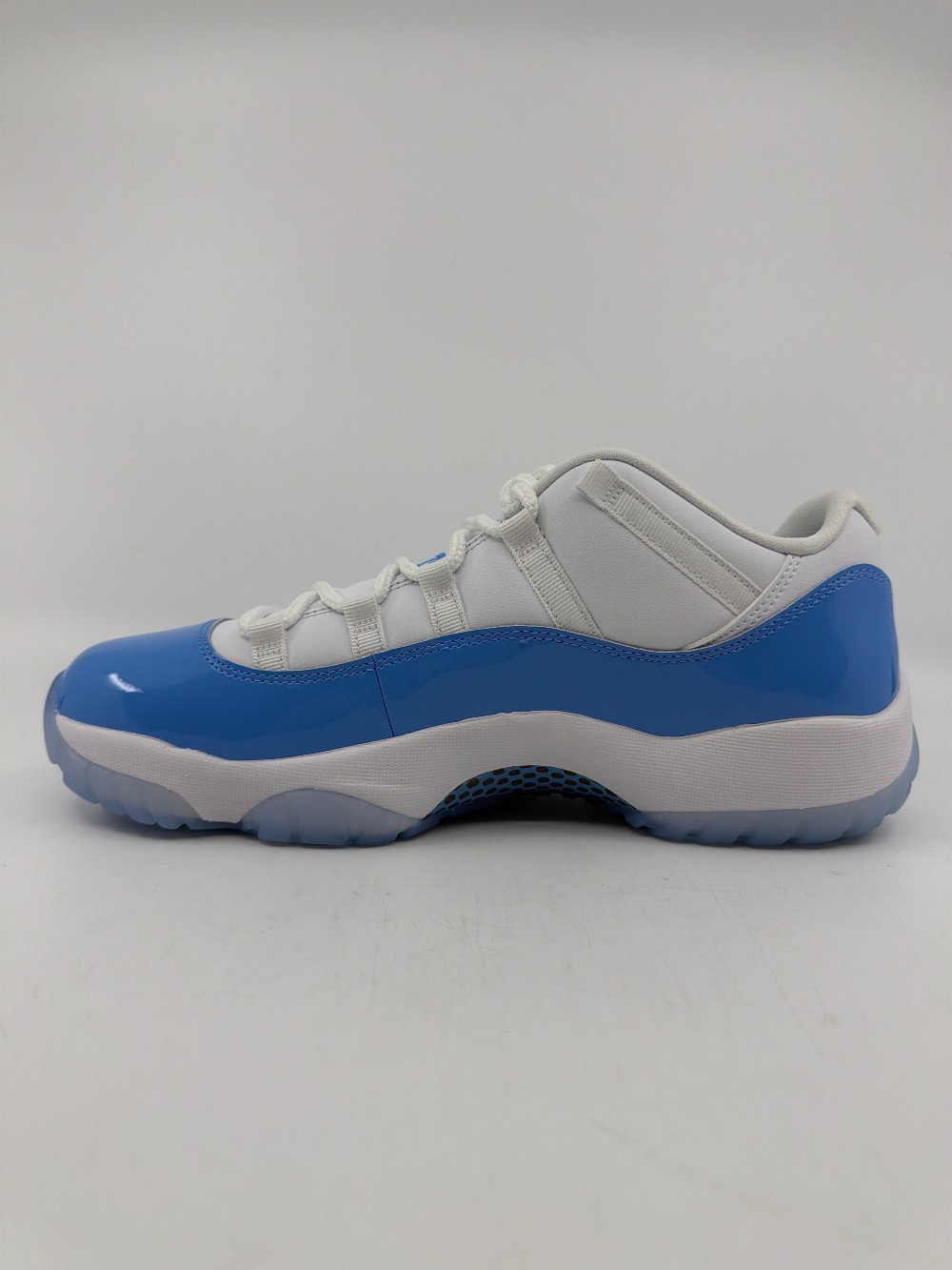 AJ 11 LOW - UNIVERSITY BLUE (2026)