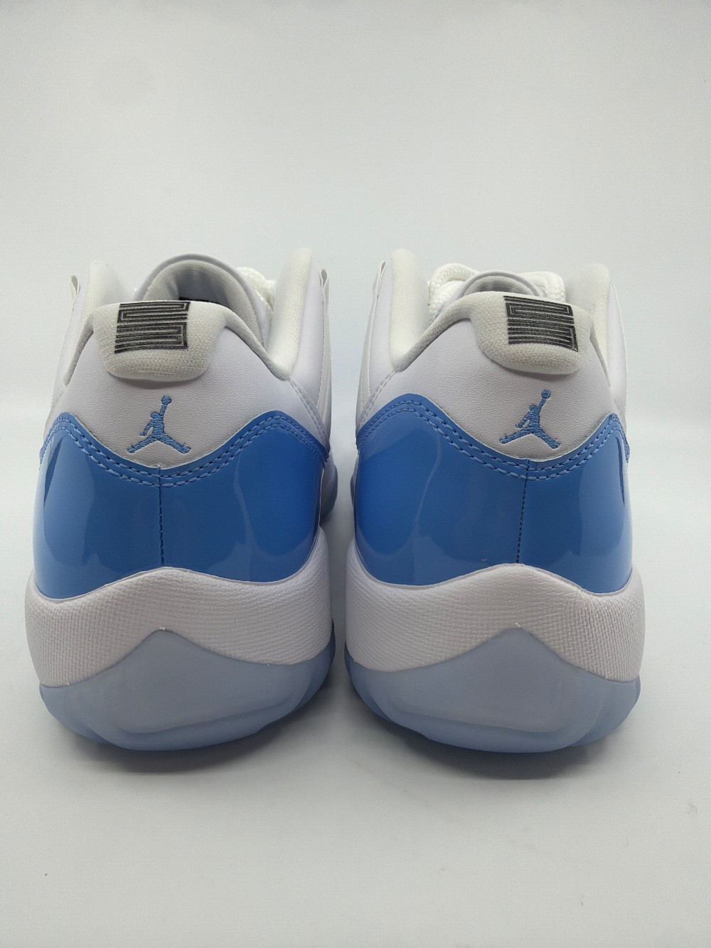 AJ 11 LOW - UNIVERSITY BLUE (2026)