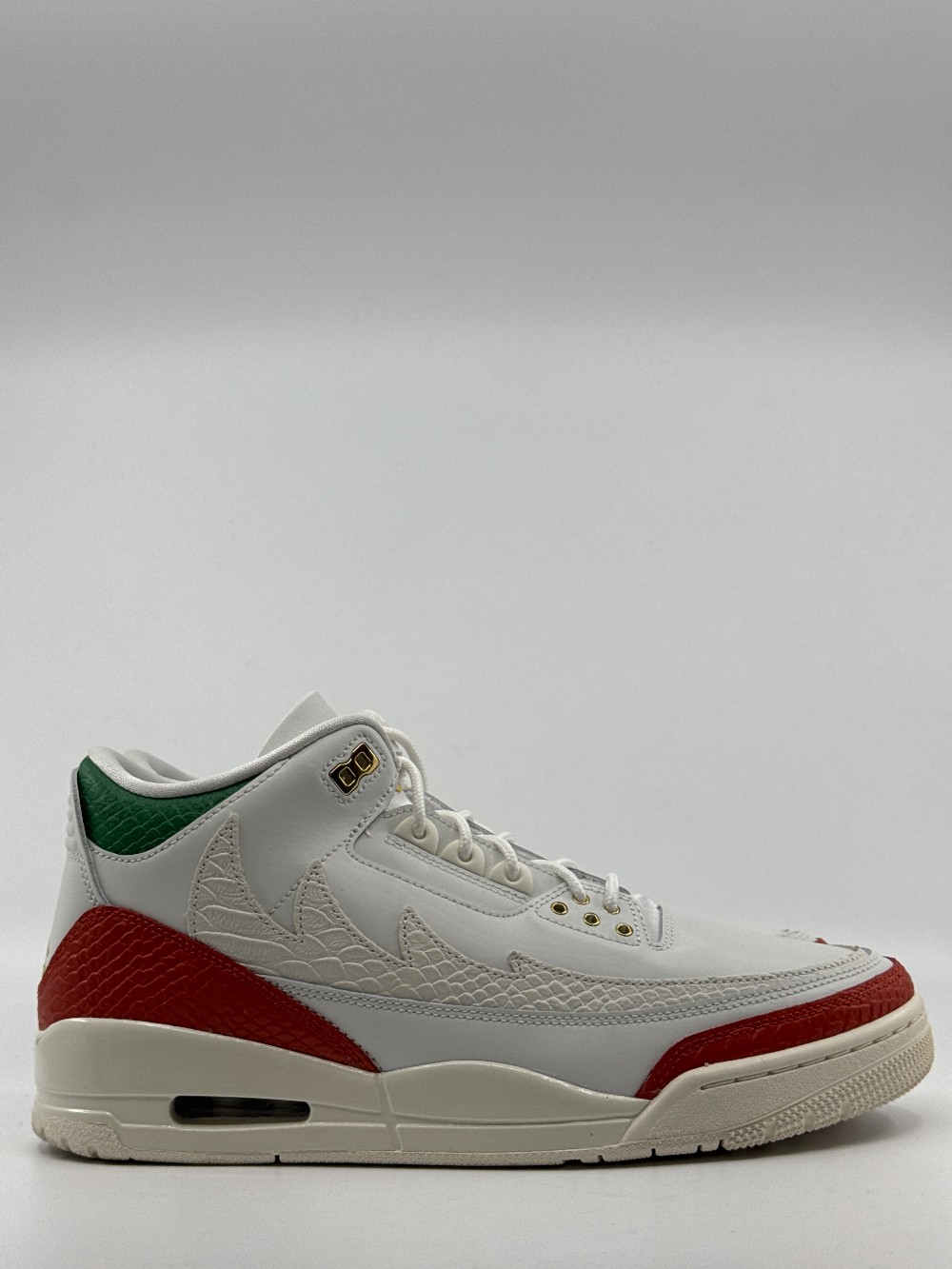 *USED* AJ 3 - EL VUELO SUMMIT WHITE