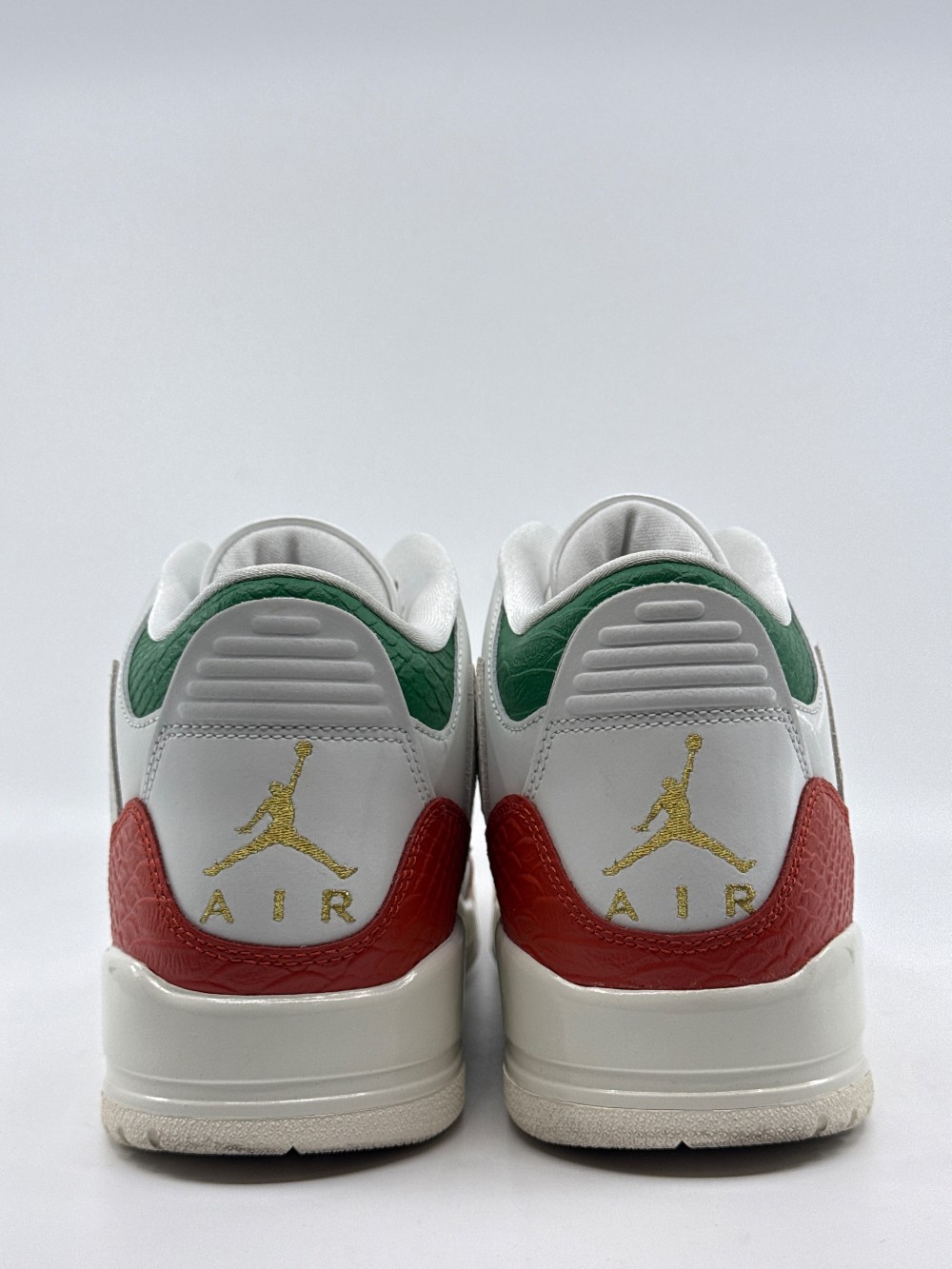 *USED* AJ 3 - EL VUELO SUMMIT WHITE