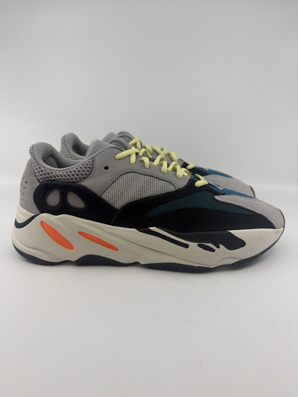 *USED* YEEZY 700 - WAVE RUNNER