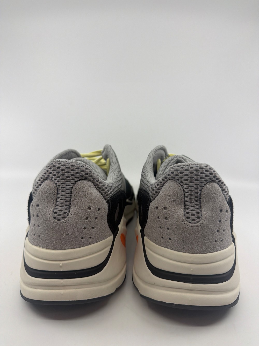 *USED* YEEZY 700 - WAVE RUNNER