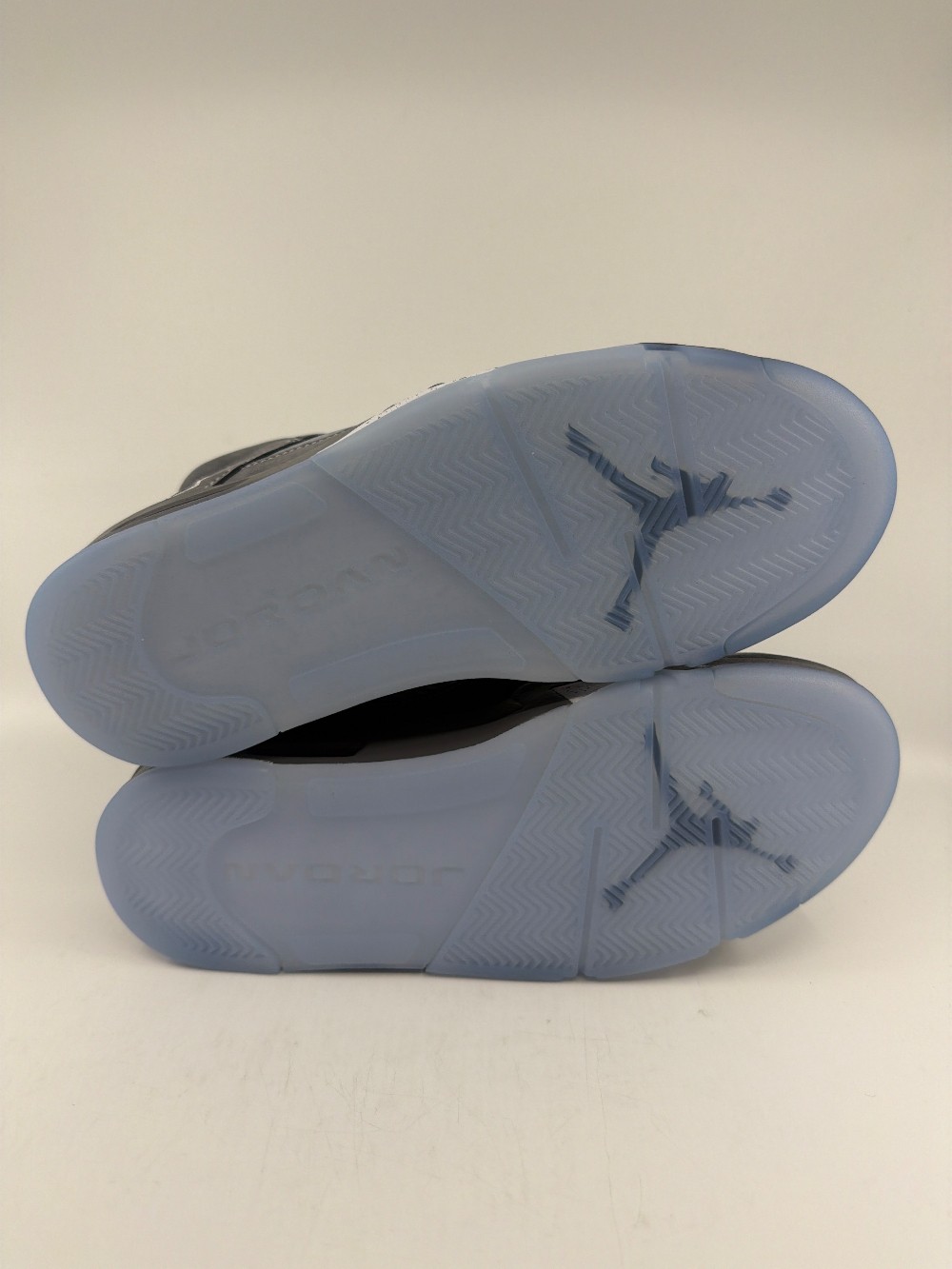 AJ 5 - WOLF GREY (2026)