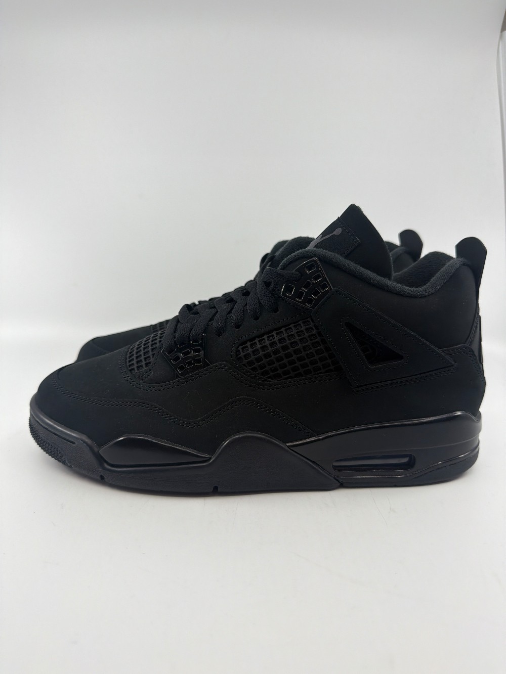AJ 4 - BLACK CAT (2025)