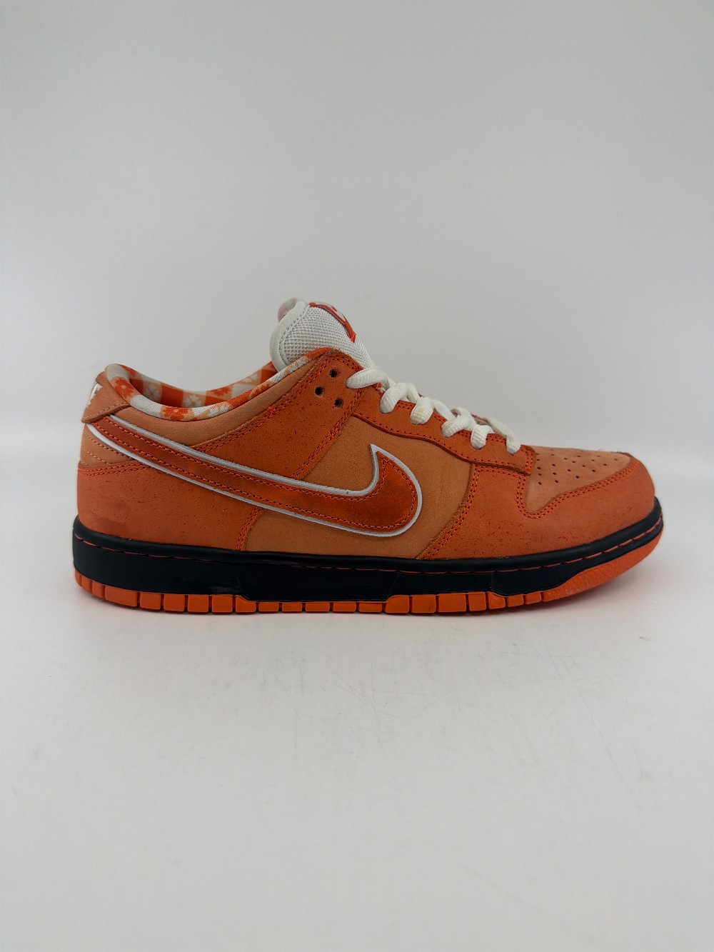 *USED* NIKE SB DUNK LOW X CONCEPTS - ORANGE LOBSTER (SPECIAL BOX)