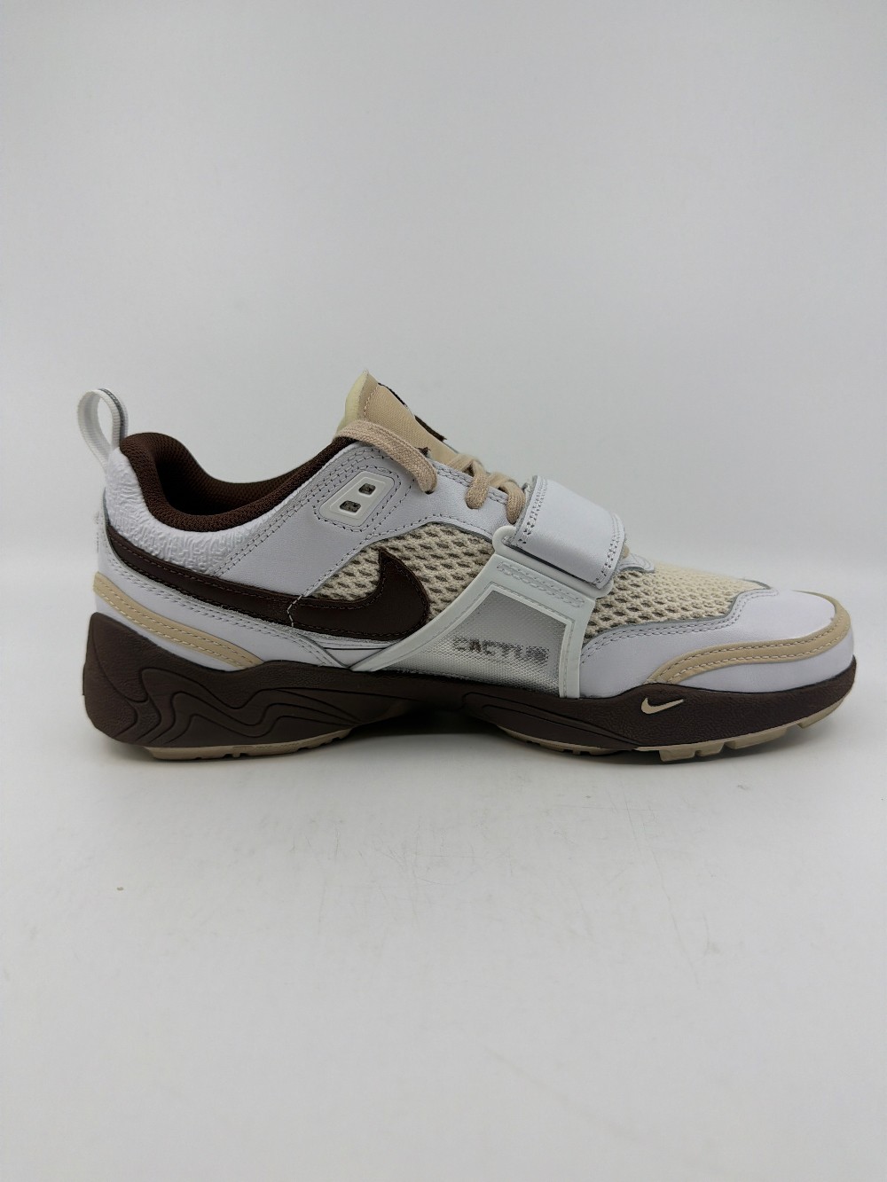 *USED* NIKE ZOOM FIELD JACK X TRAVIS SCOTT - LIGHT CHOCOLATE