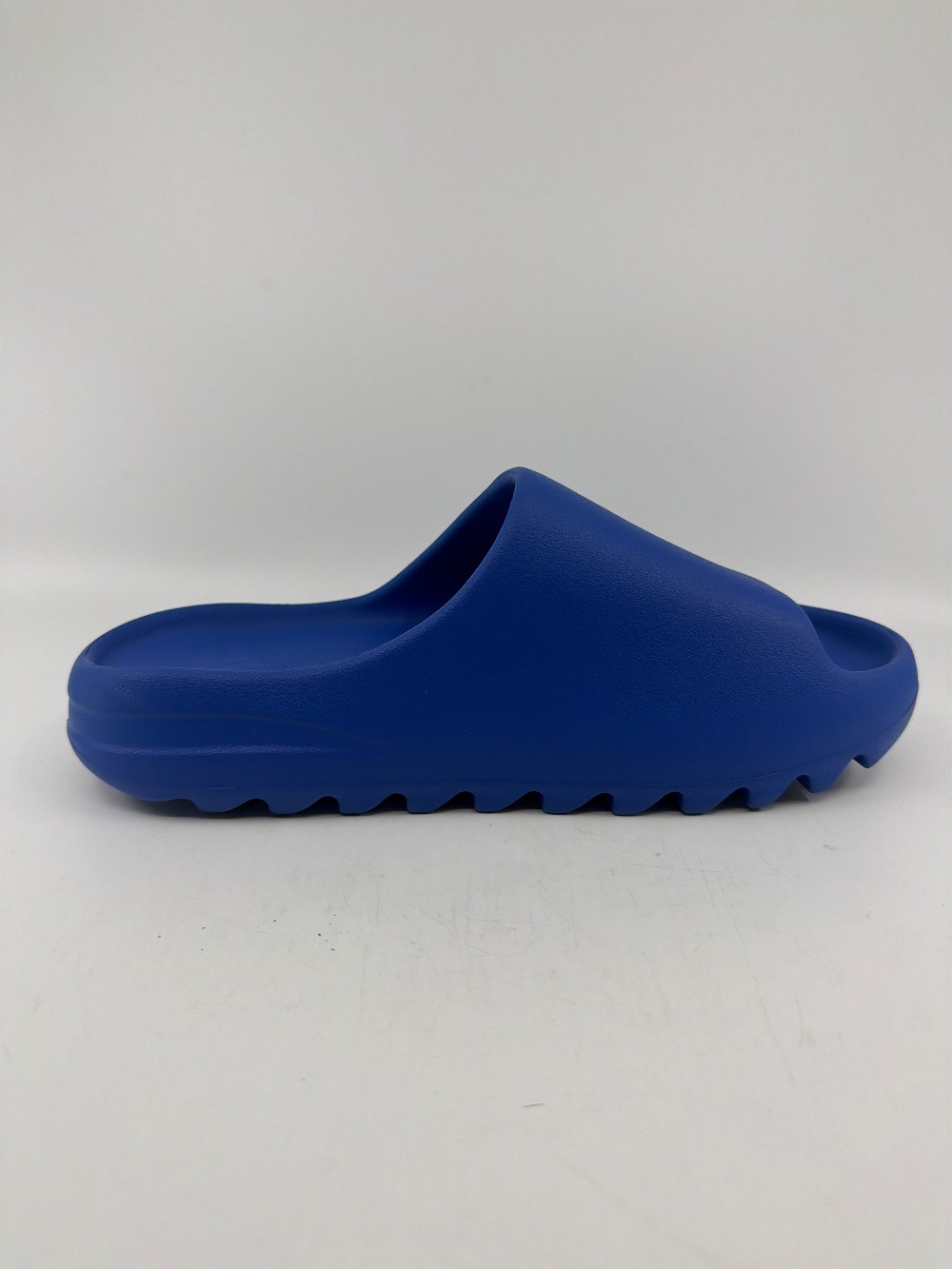 *VNDS* YEEZY SLIDE - AZURE