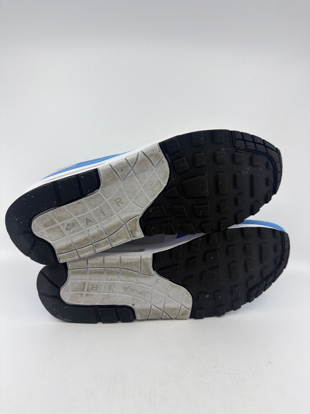 *USED* NIKE AIR MAX 1 - WHITE UNIVERSITY BLUE