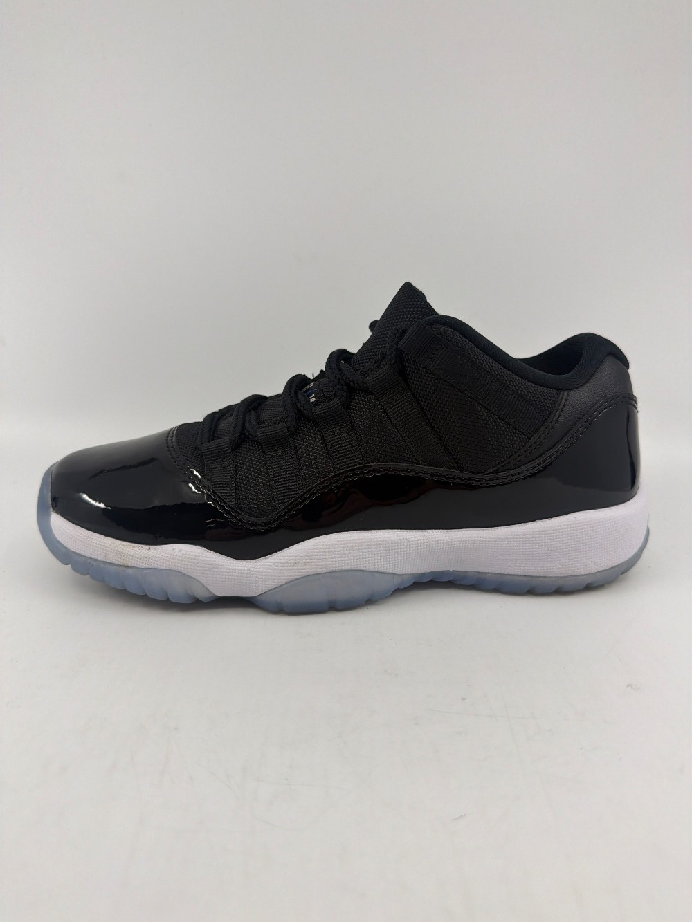 *USED/NO BOX* AJ 11 LOW (GS) - SPACE JAM