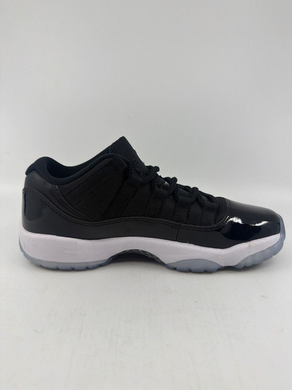 *USED/NO BOX* AJ 11 LOW (GS) - SPACE JAM