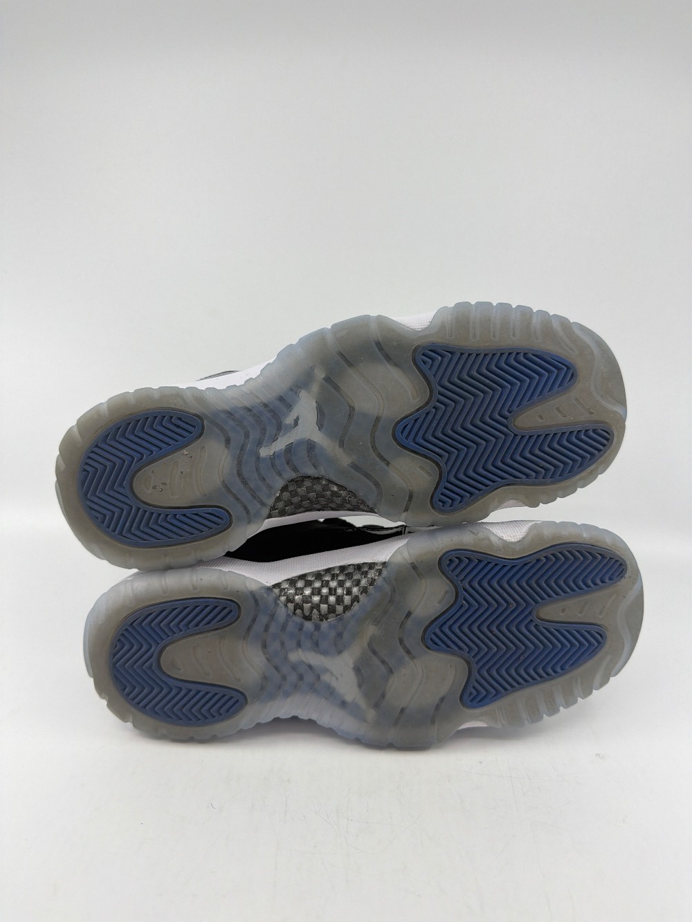 *USED/NO BOX* AJ 11 LOW (GS) - SPACE JAM