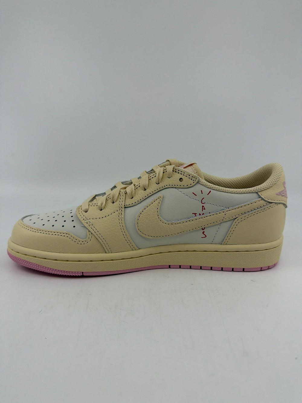 AJ 1 LOW X TRAVIS SCOTT - SHY PINK