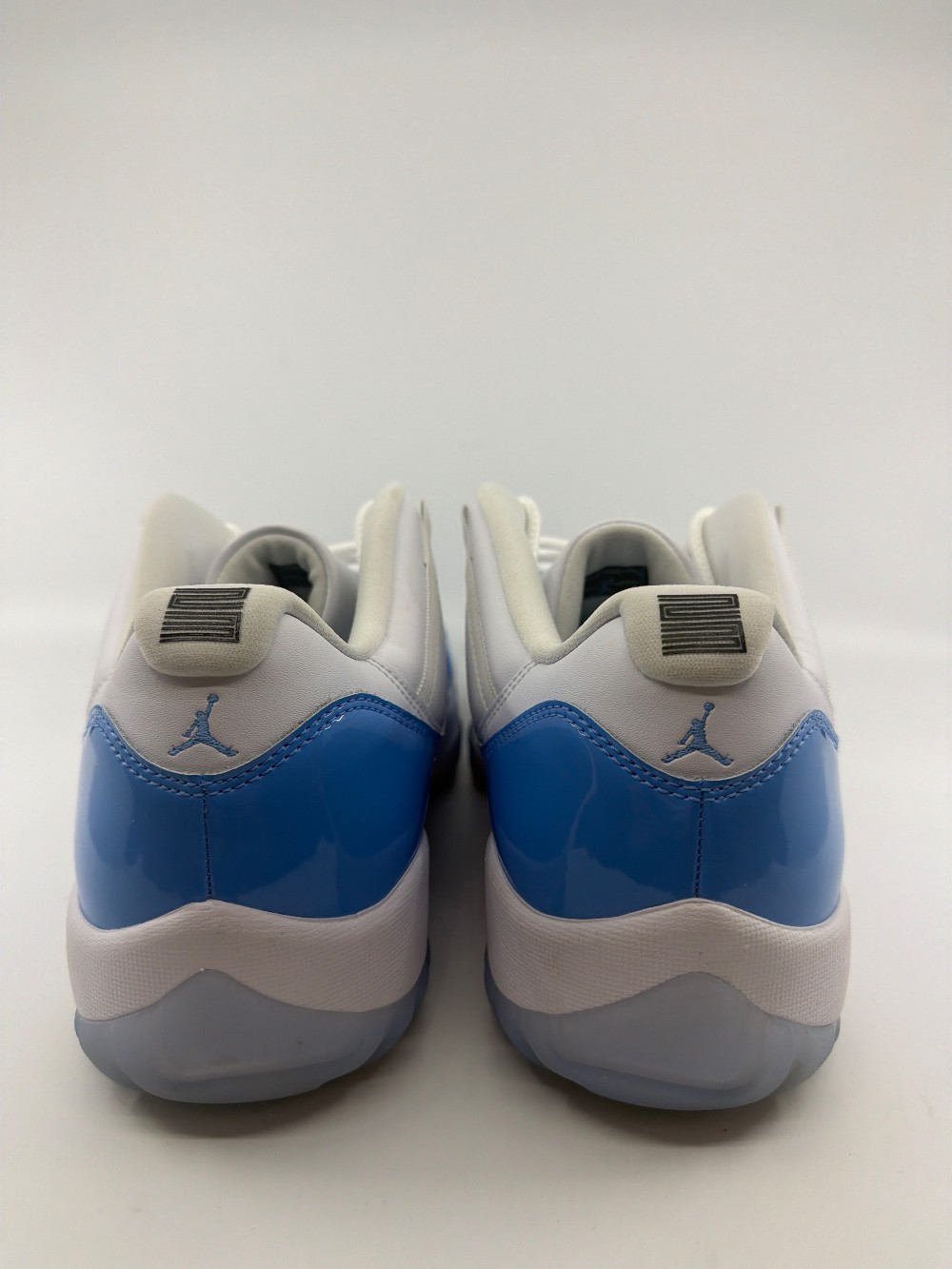 *USED* AJ 11 LOW - UNIVERSITY BLUE (2026)