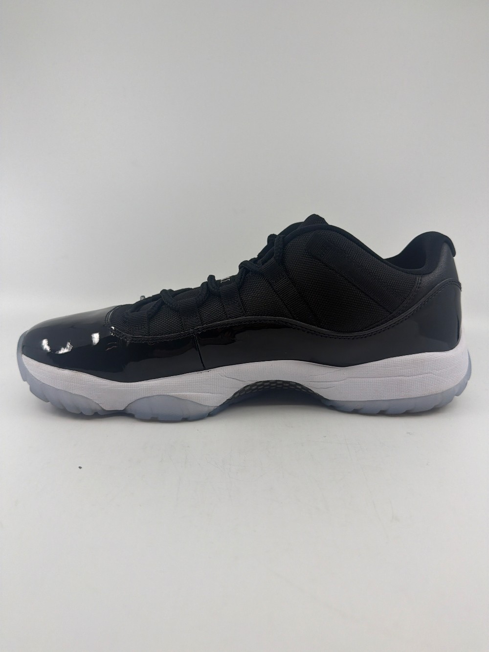 *USED* AJ 11 LOW - SPACE JAM