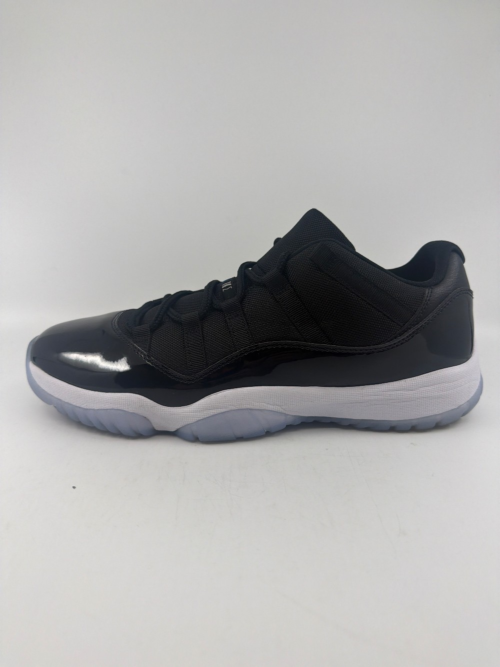 *USED* AJ 11 LOW - SPACE JAM